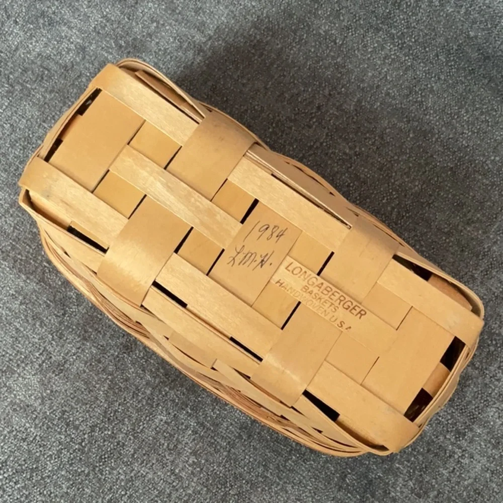 Vintage Longaberger Medium Key Basket 1984